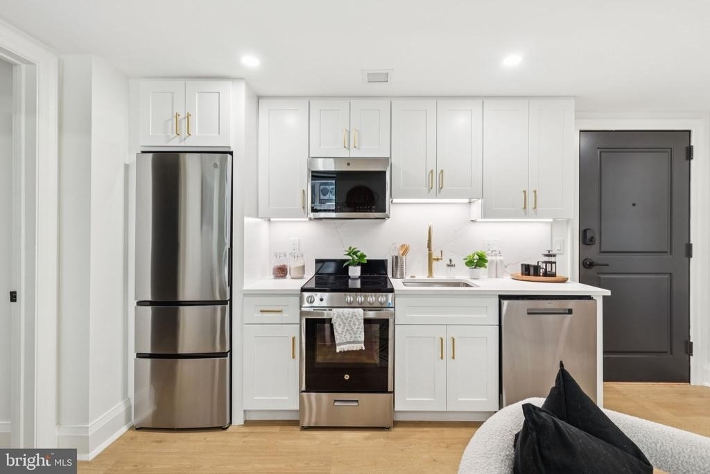 135 S 19th Street - Photo 5