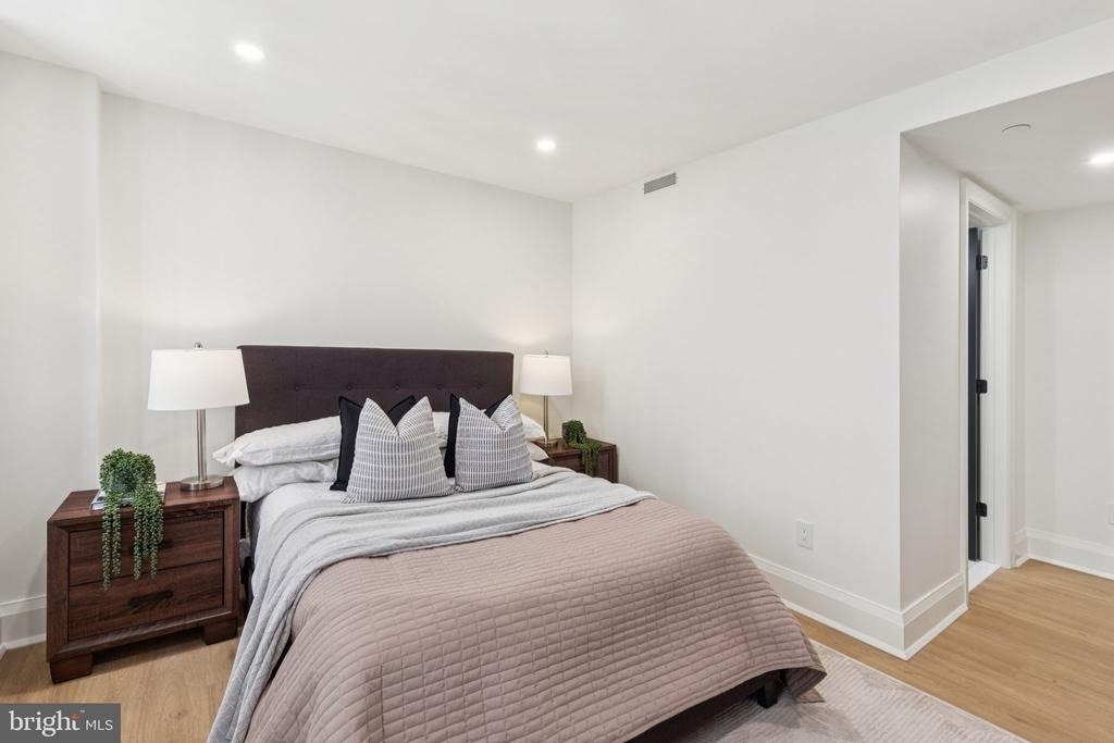 135 S 19th Street - Photo 9