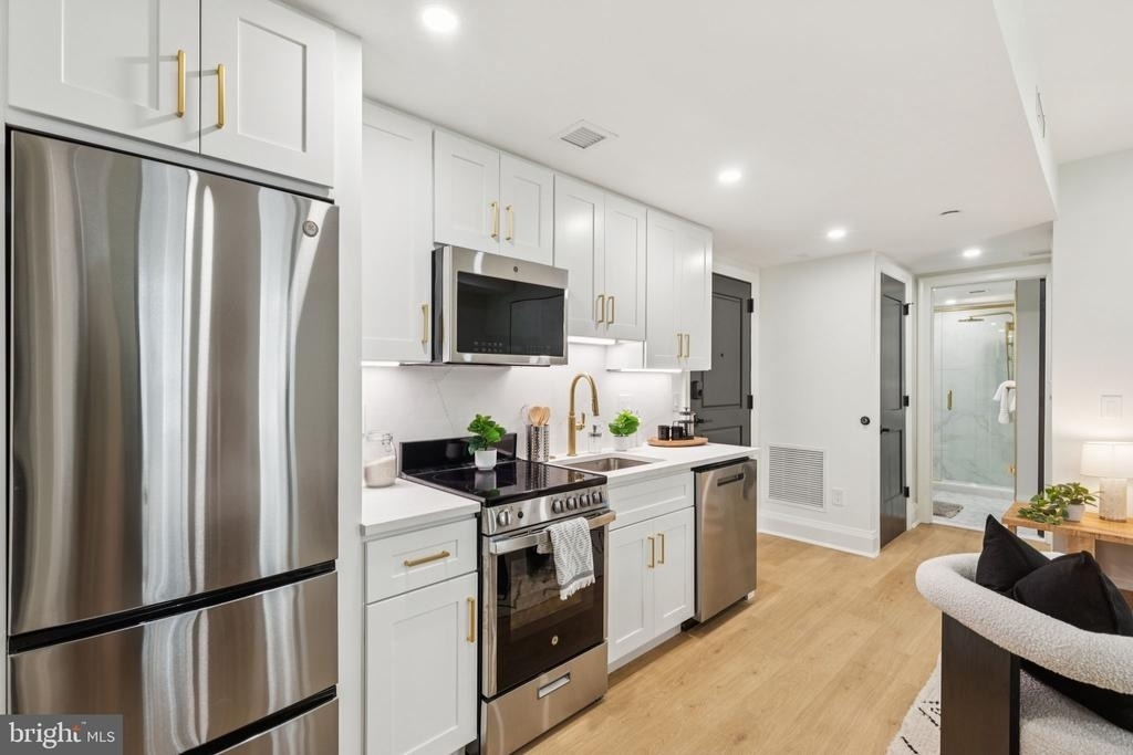135 S 19th Street - Photo 6