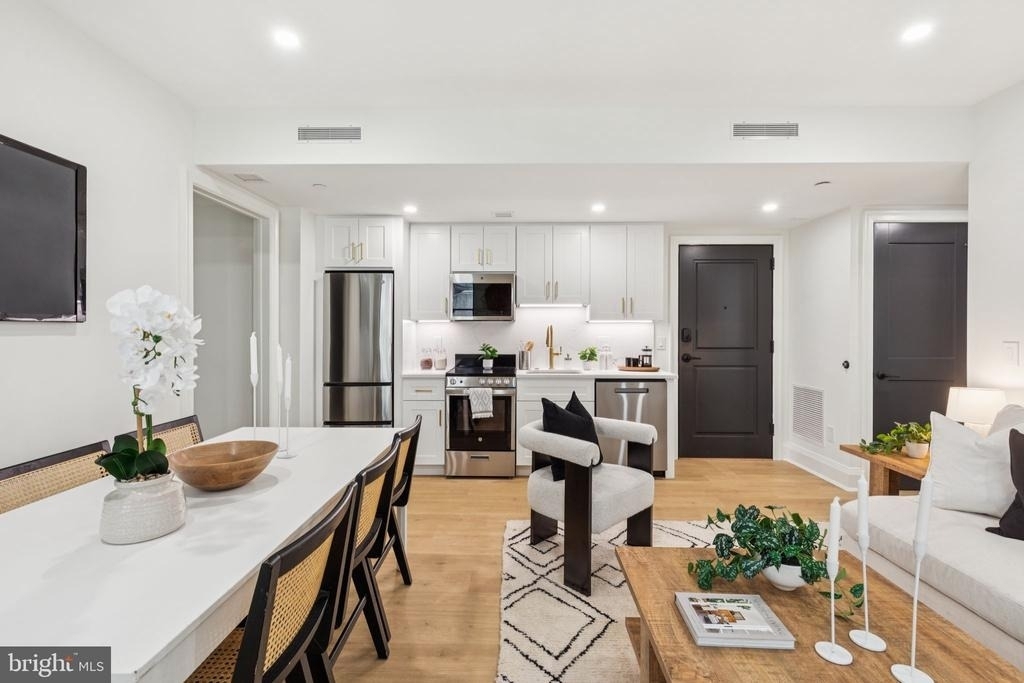 135 S 19th Street - Photo 4