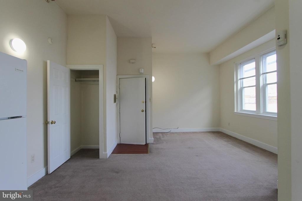 100 E Price Street - Photo 2