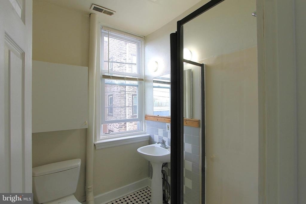 100 E Price Street - Photo 4