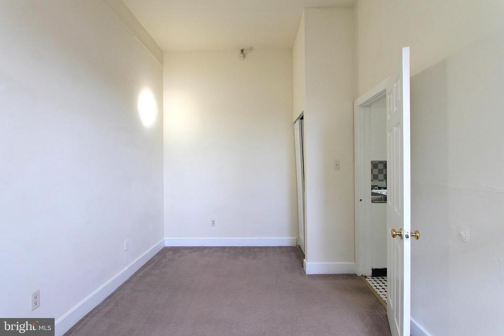 100 E Price Street - Photo 12