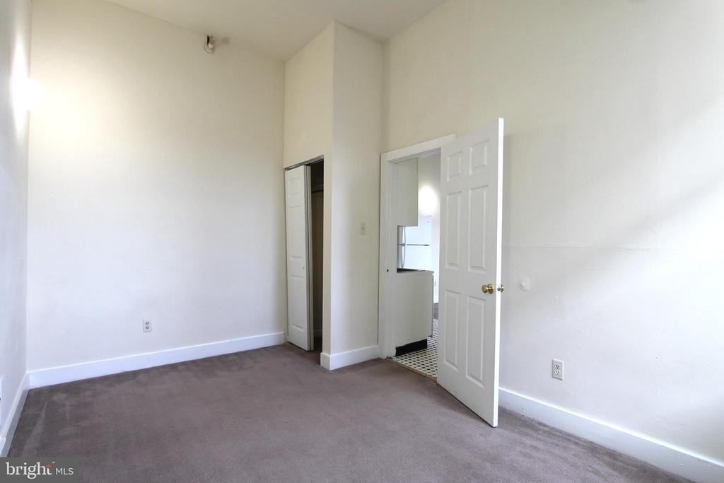 100 E Price Street - Photo 11