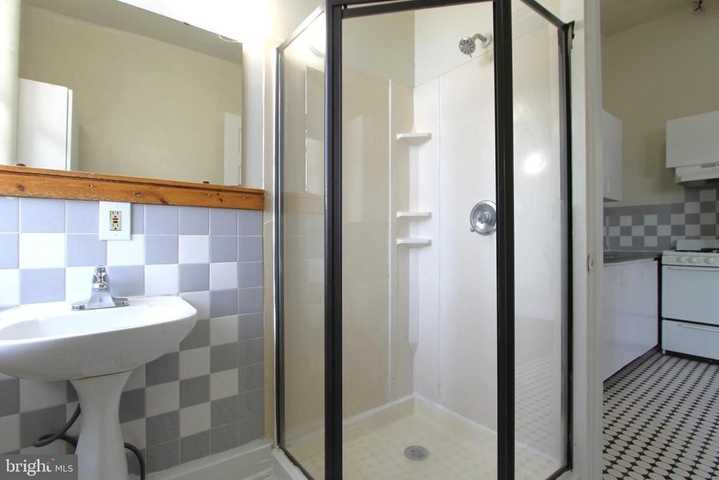 100 E Price Street - Photo 6