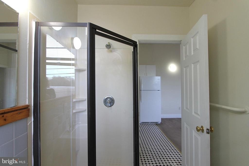 100 E Price Street - Photo 5
