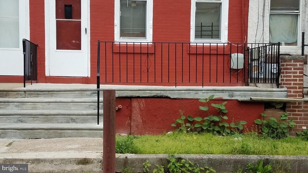 3046 Clifford Street - Photo 1
