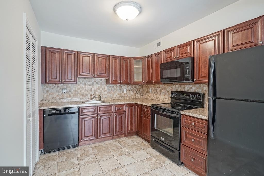 117 Chaucer Road - Photo 8