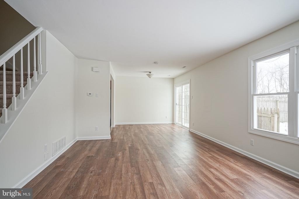 117 Chaucer Road - Photo 2