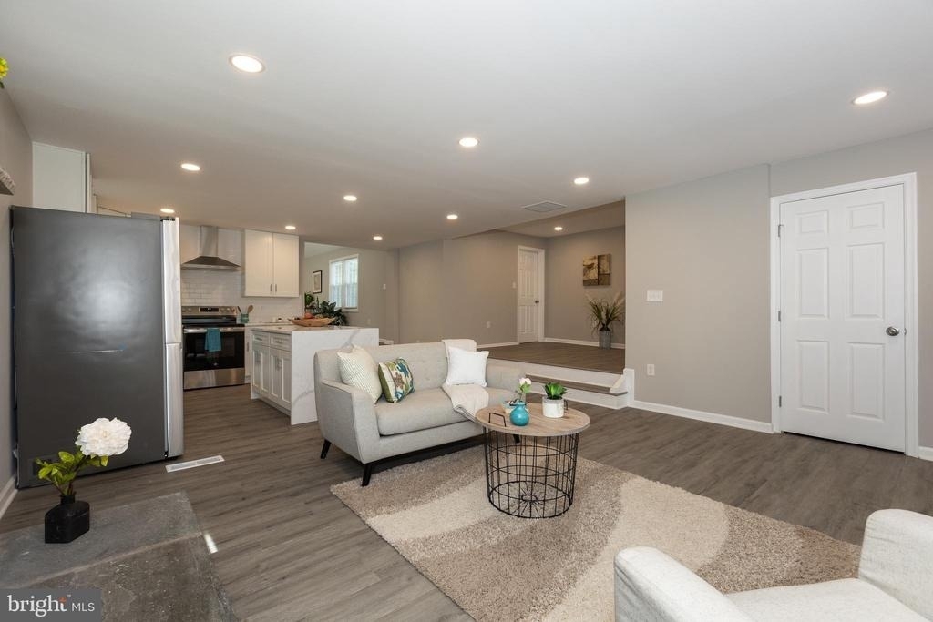 9520 48th Avenue - Photo 7