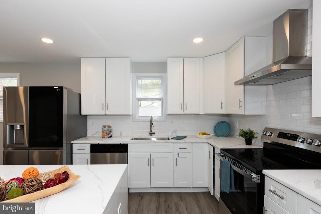 9520 48th Avenue - Photo 17