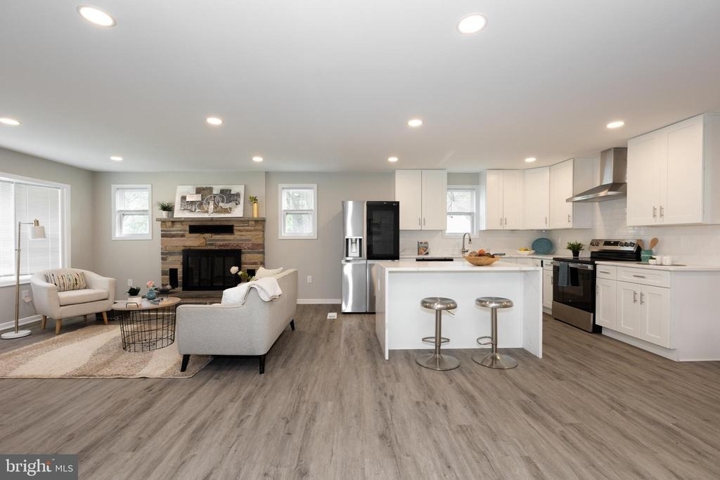 9520 48th Avenue - Photo 3