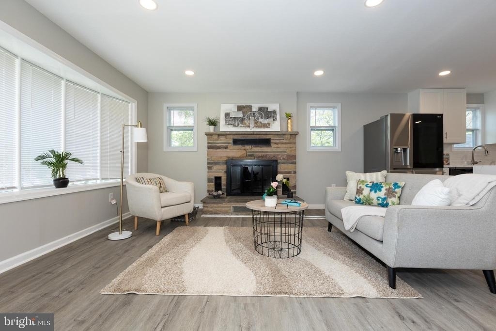 9520 48th Avenue - Photo 6