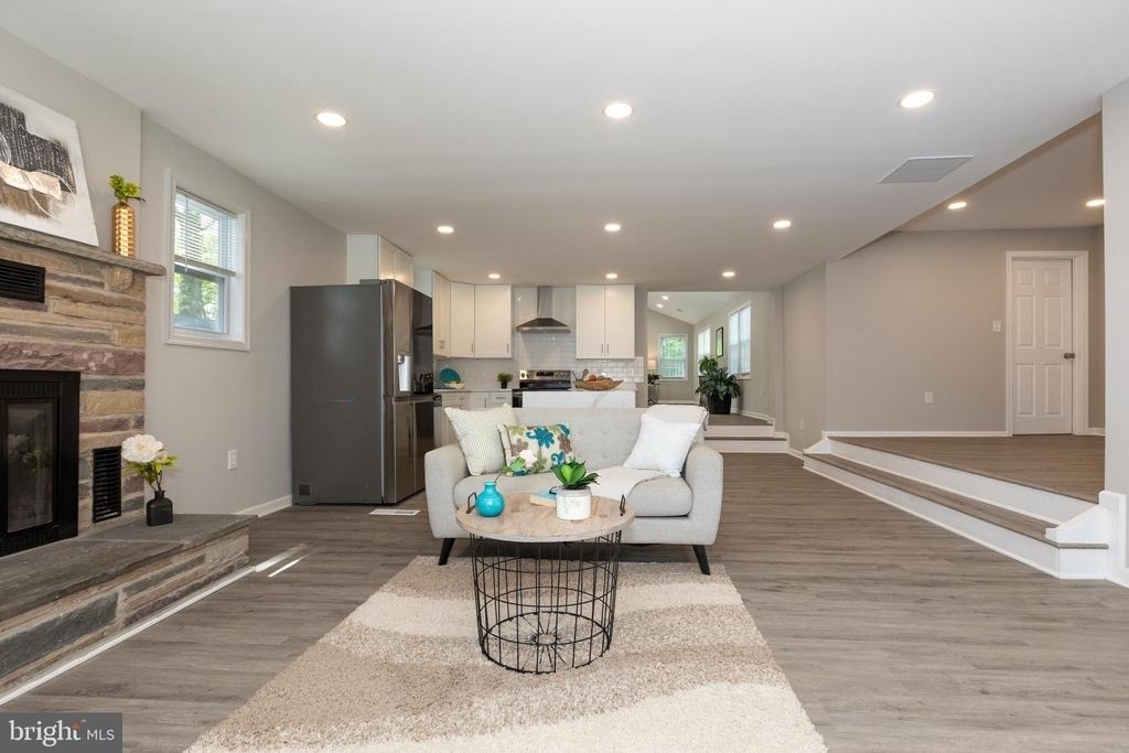 9520 48th Avenue - Photo 8