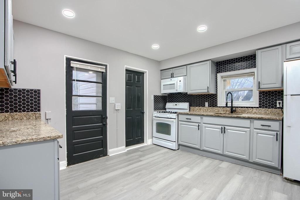 3807 Fleetwood Avenue - Photo 14