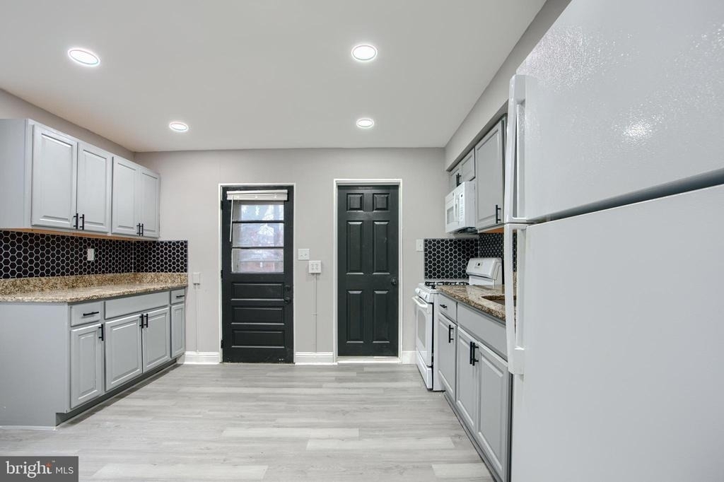 3807 Fleetwood Avenue - Photo 12