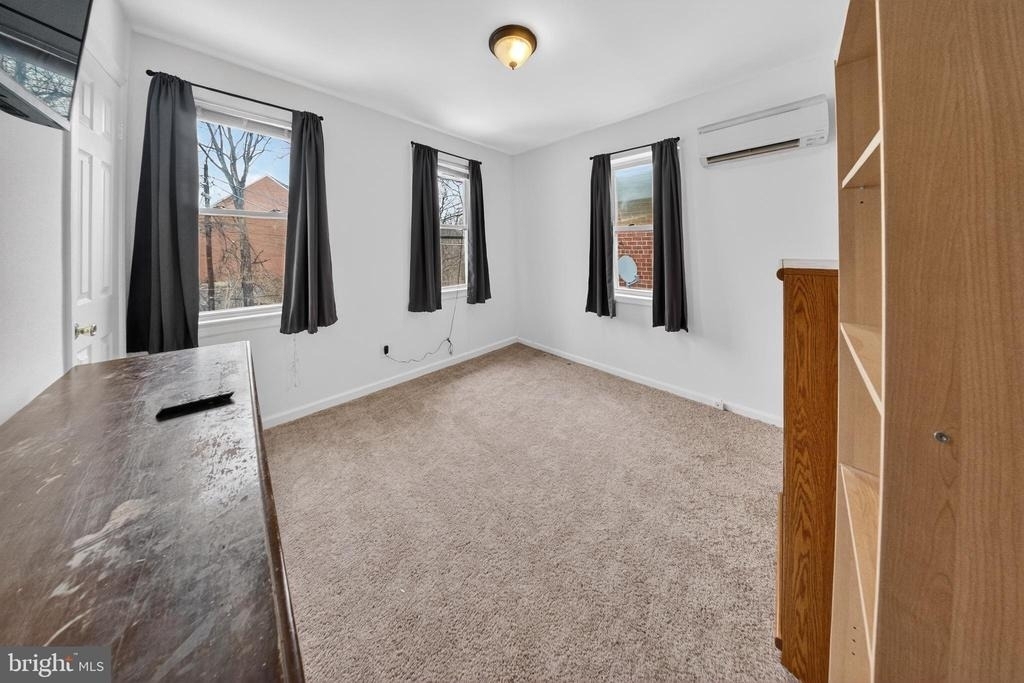 4409 Polk Street Ne - Photo 8