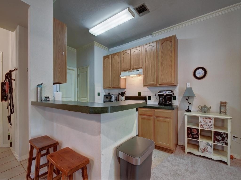 609 E 49th St - Photo 5