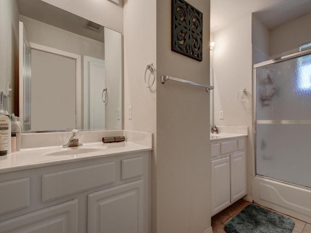 609 E 49th St - Photo 12