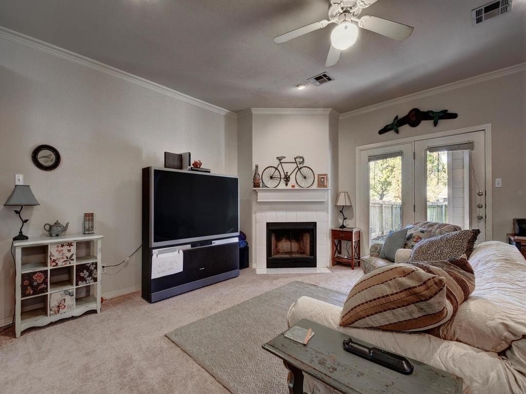 609 E 49th St - Photo 1