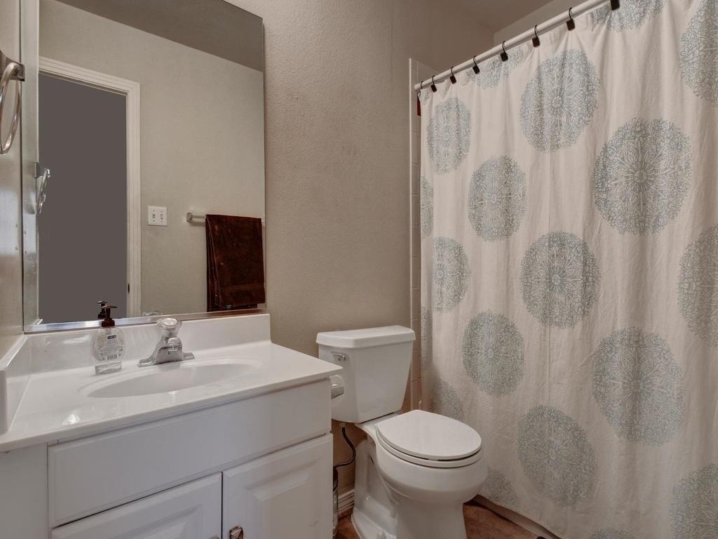 609 E 49th St - Photo 14