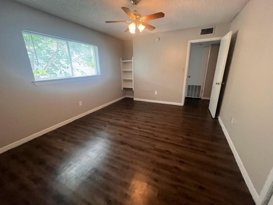 3106 Duval St - Photo 2