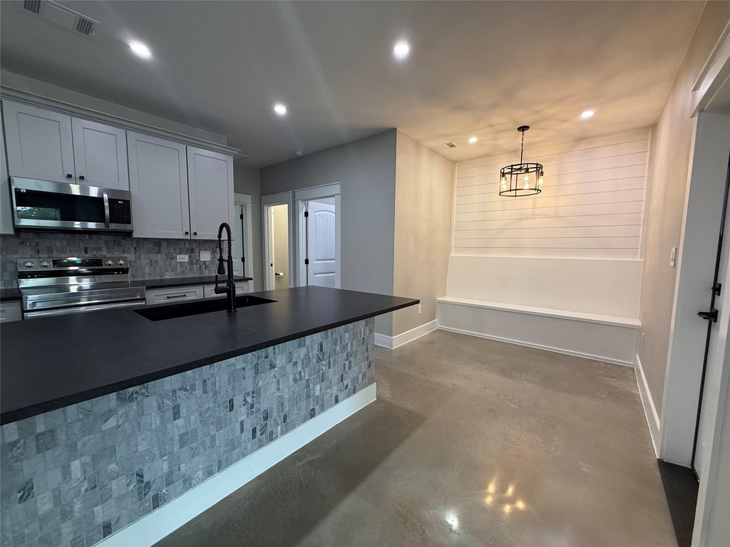 201 N Vandeveer St - Photo 5