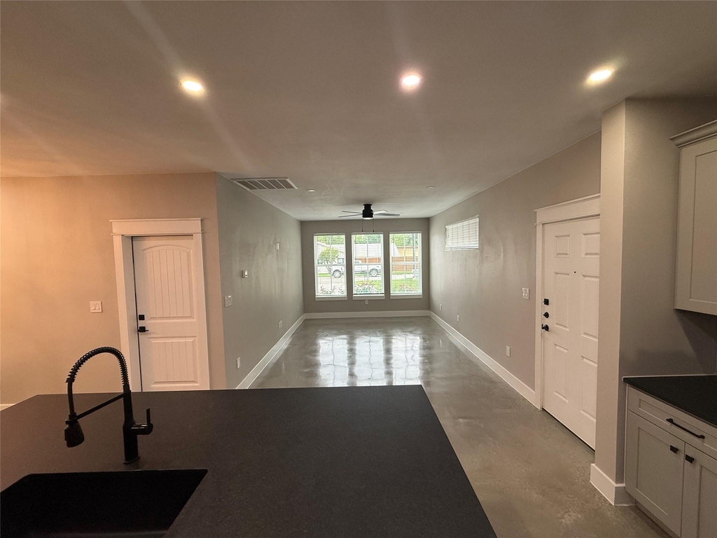 201 N Vandeveer St - Photo 24