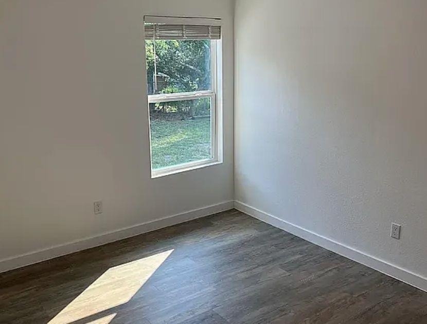 1440 Jackson St - Photo 2
