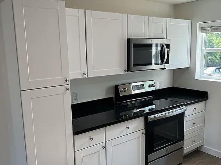 1440 Jackson St - Photo 3