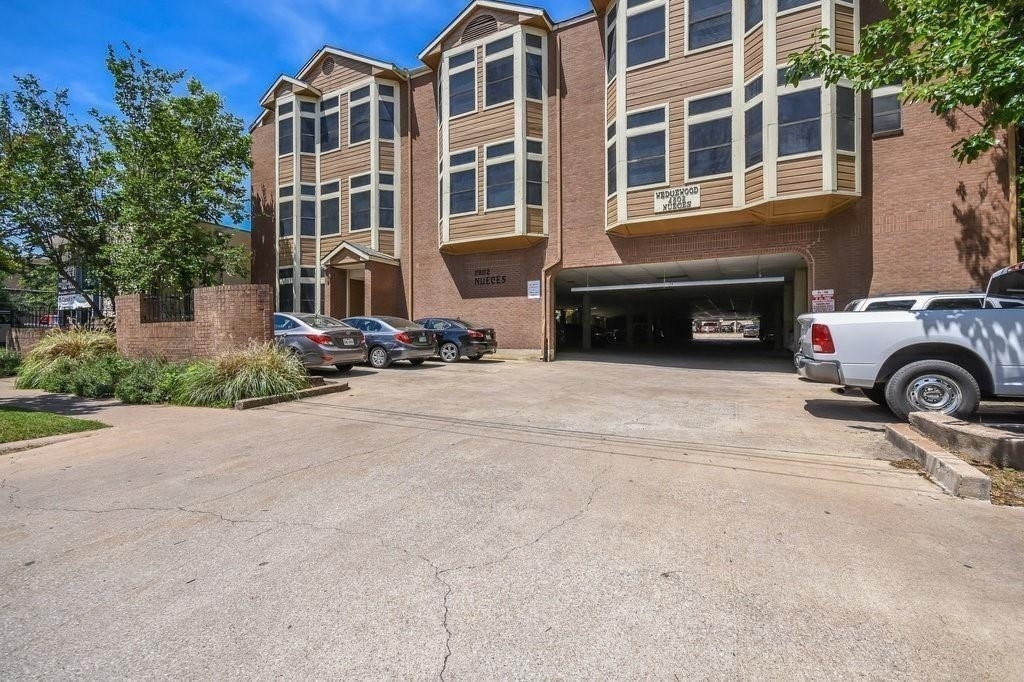 2802 Nueces St - Photo 12