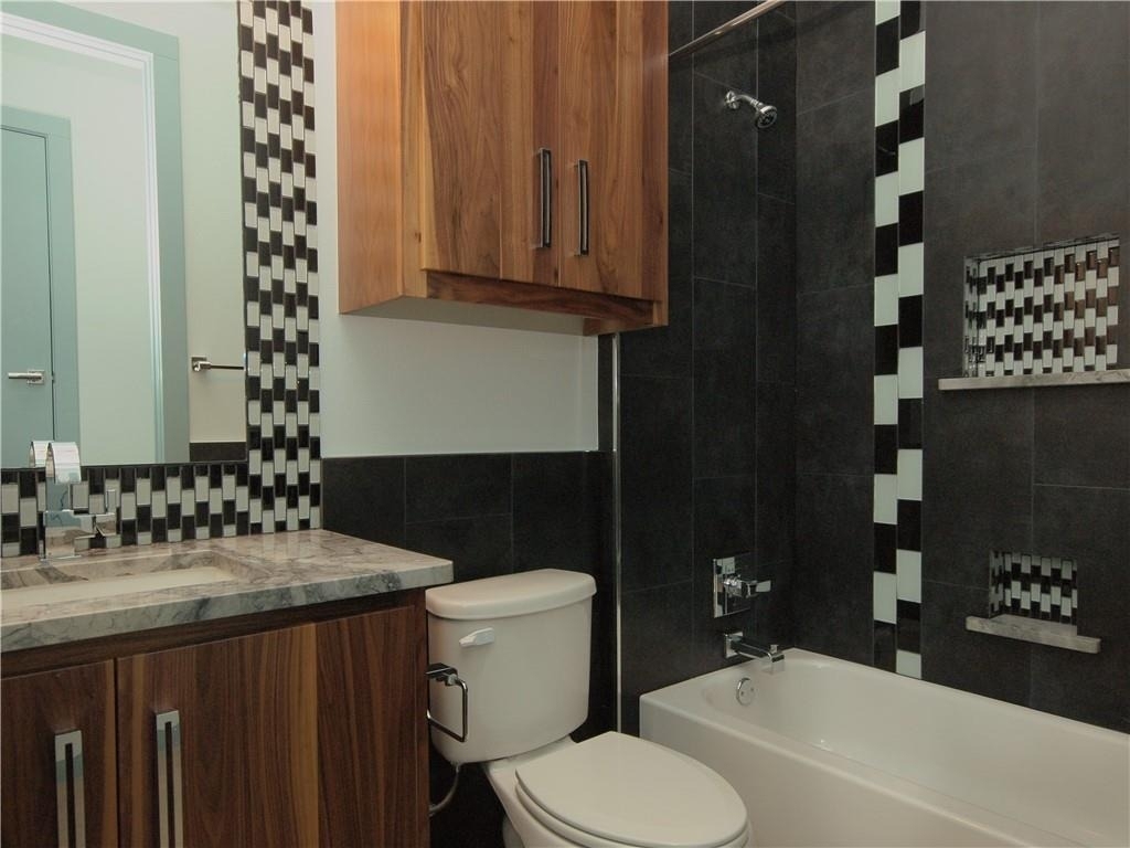306 Franklin Blvd - Photo 11