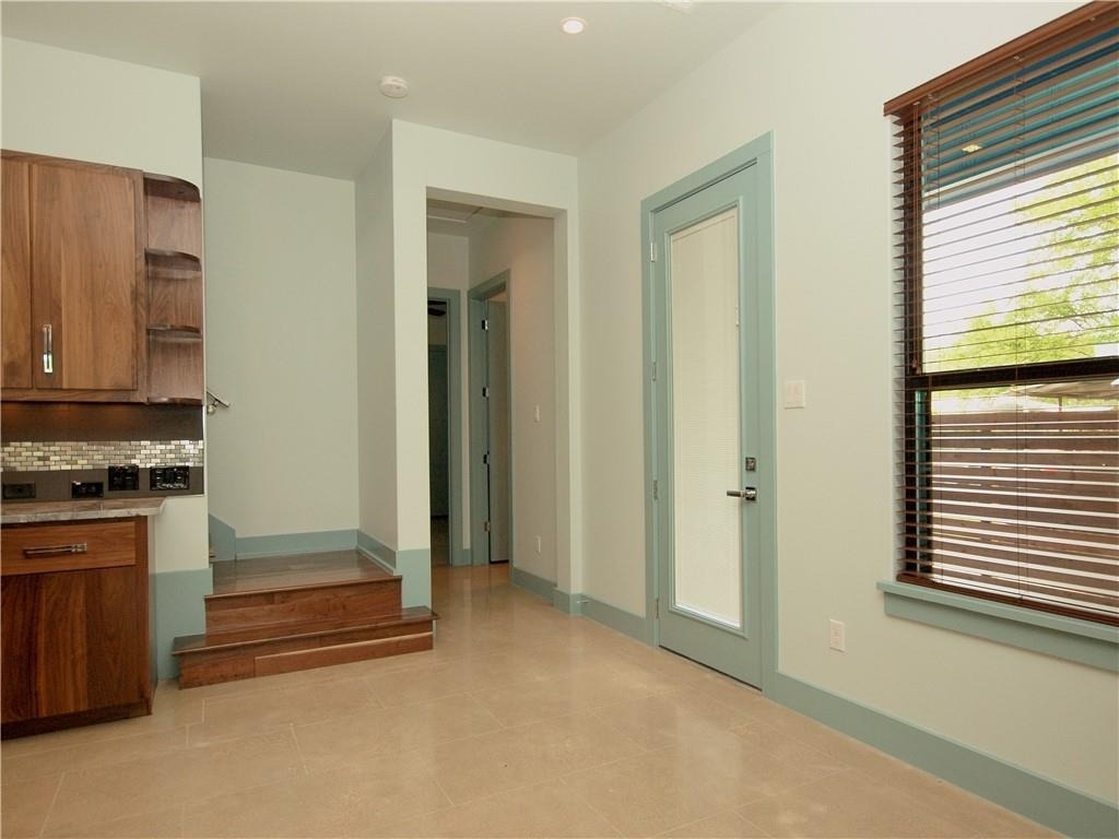 306 Franklin Blvd - Photo 8