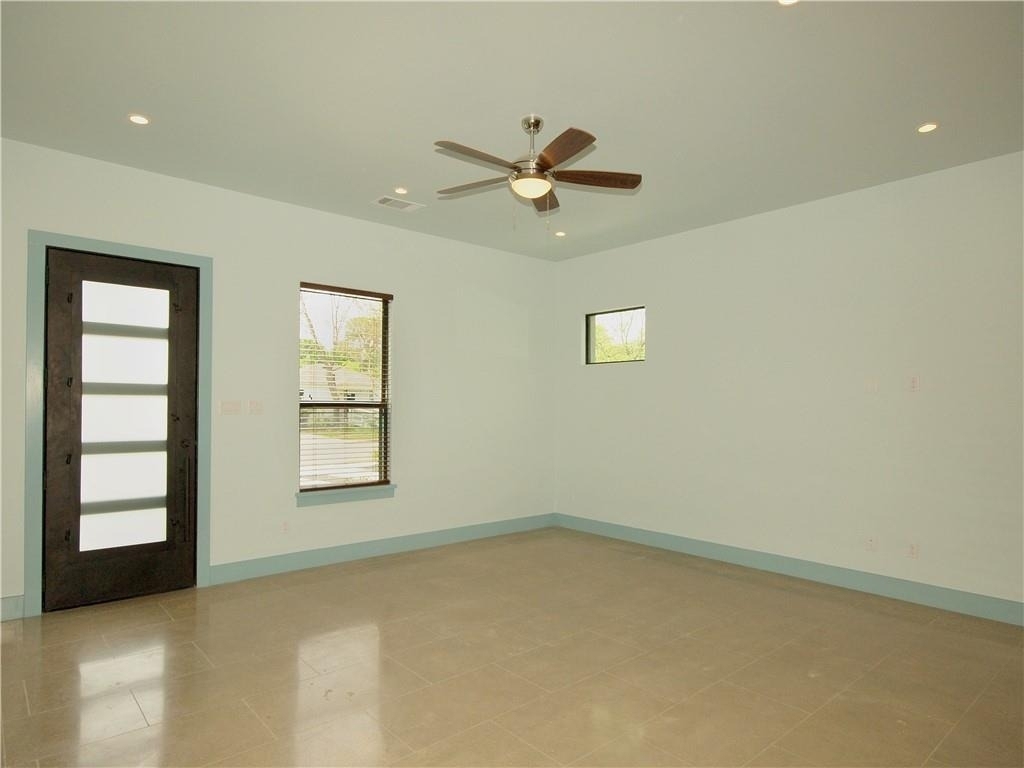 306 Franklin Blvd - Photo 3