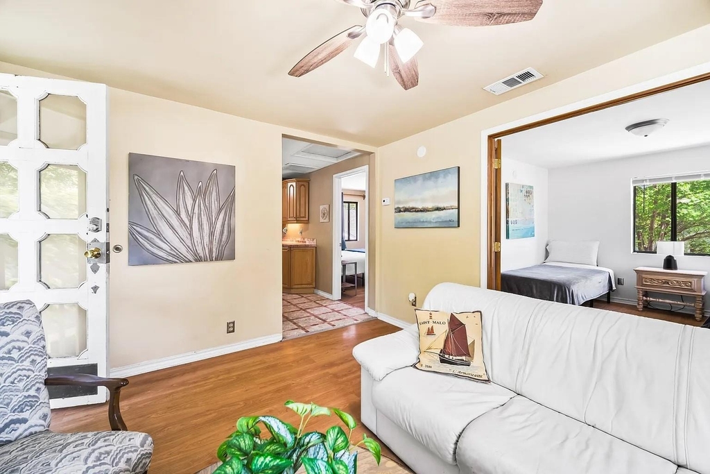 4812 Avenue G - Photo 3