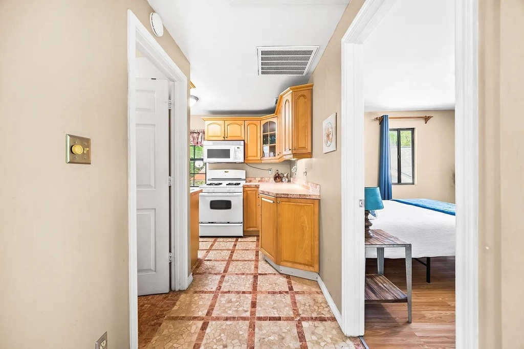 4812 Avenue G - Photo 6