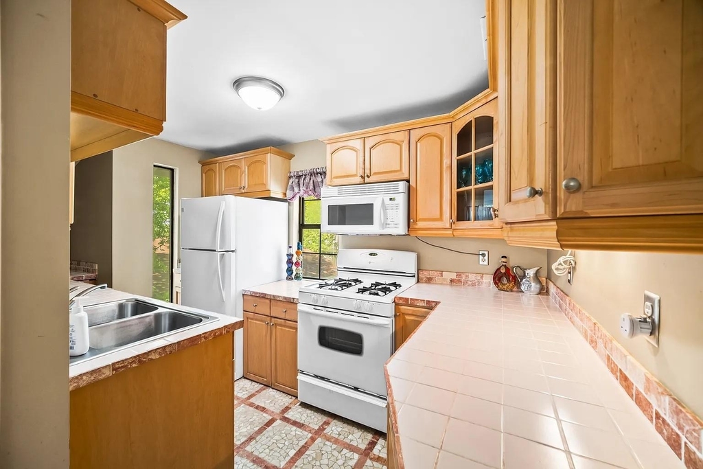 4812 Avenue G - Photo 7
