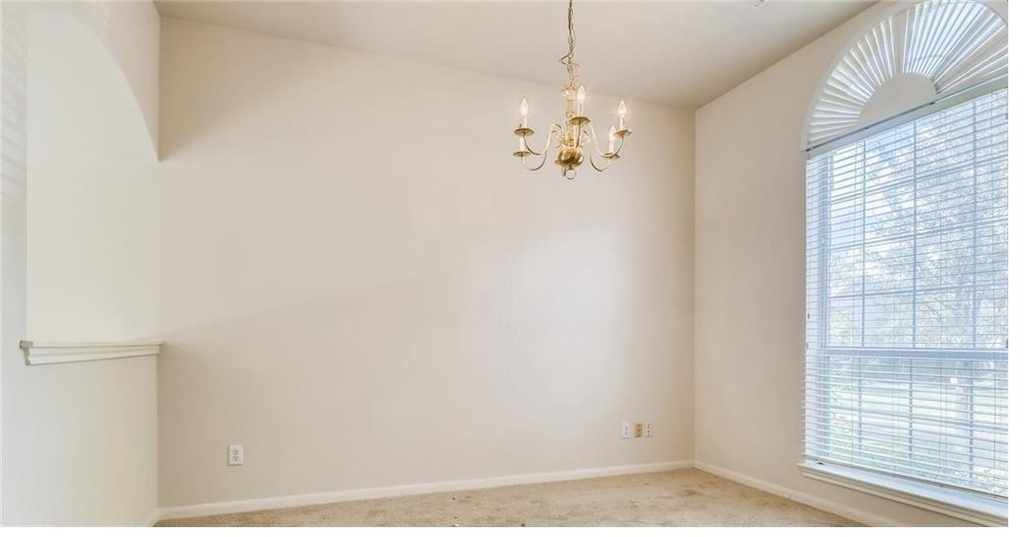 1821 Briarton Ln N - Photo 4