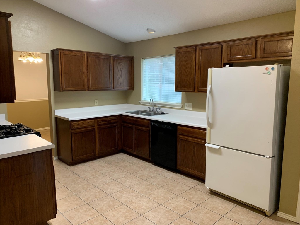 17130 Copperhead Dr - Photo 4
