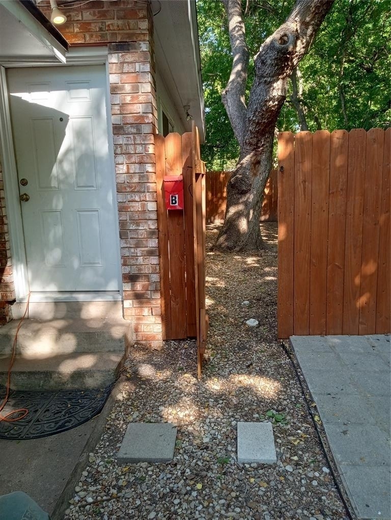 4500 Avenue D Ave - Photo 0