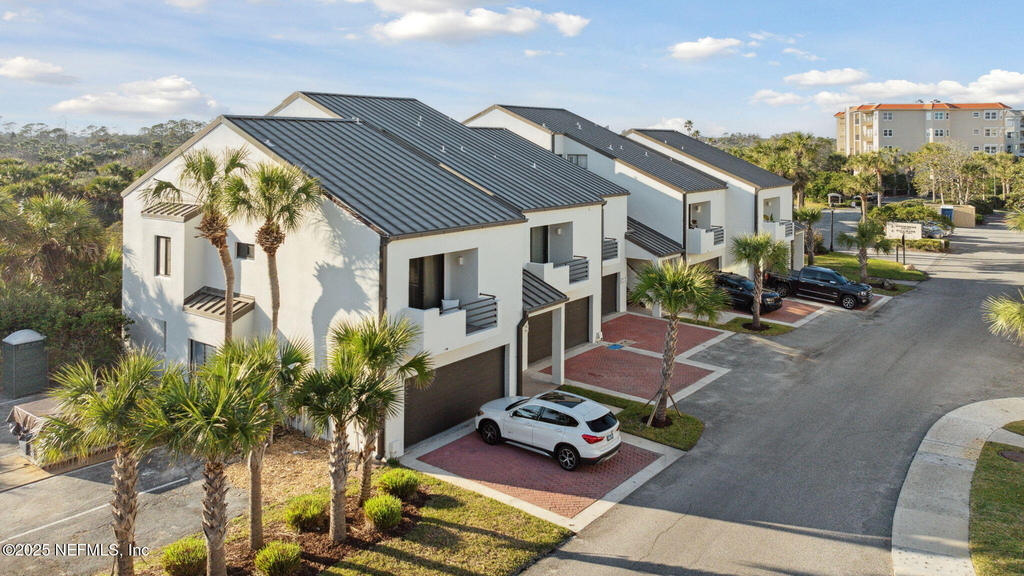 756 Spinnakers Reach Drive - Photo 2