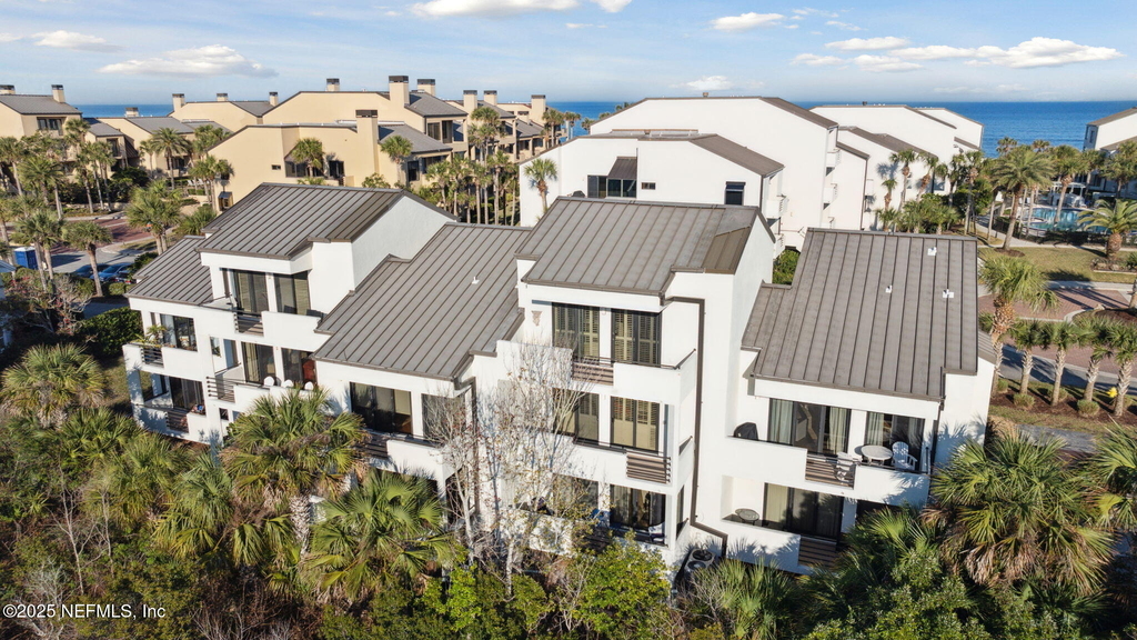 756 Spinnakers Reach Drive - Photo 0