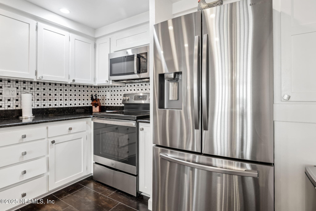 756 Spinnakers Reach Drive - Photo 21