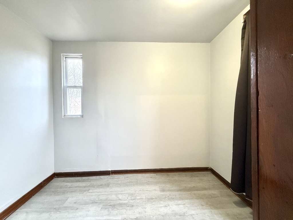 2141 S Marshall Boulevard - Photo 13