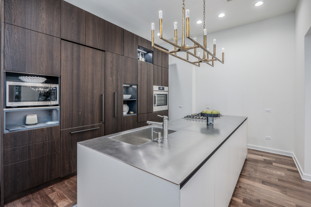22 E Elm Street - Photo 6