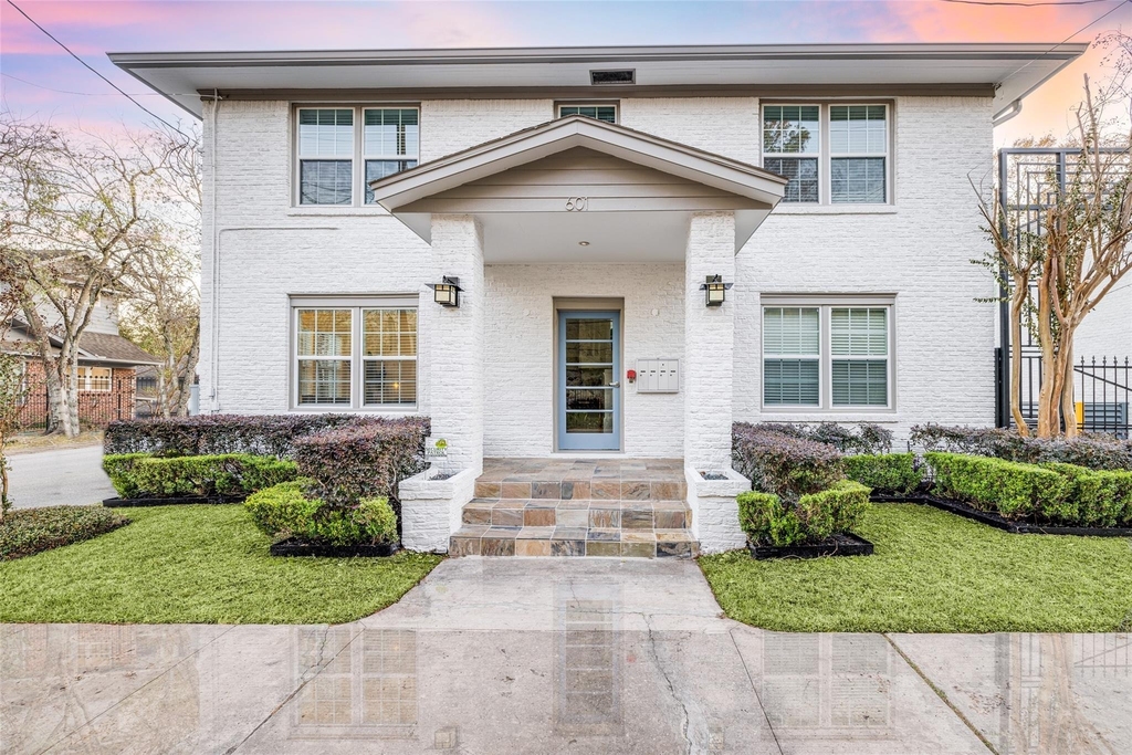 605 Bomar Street - Photo 0