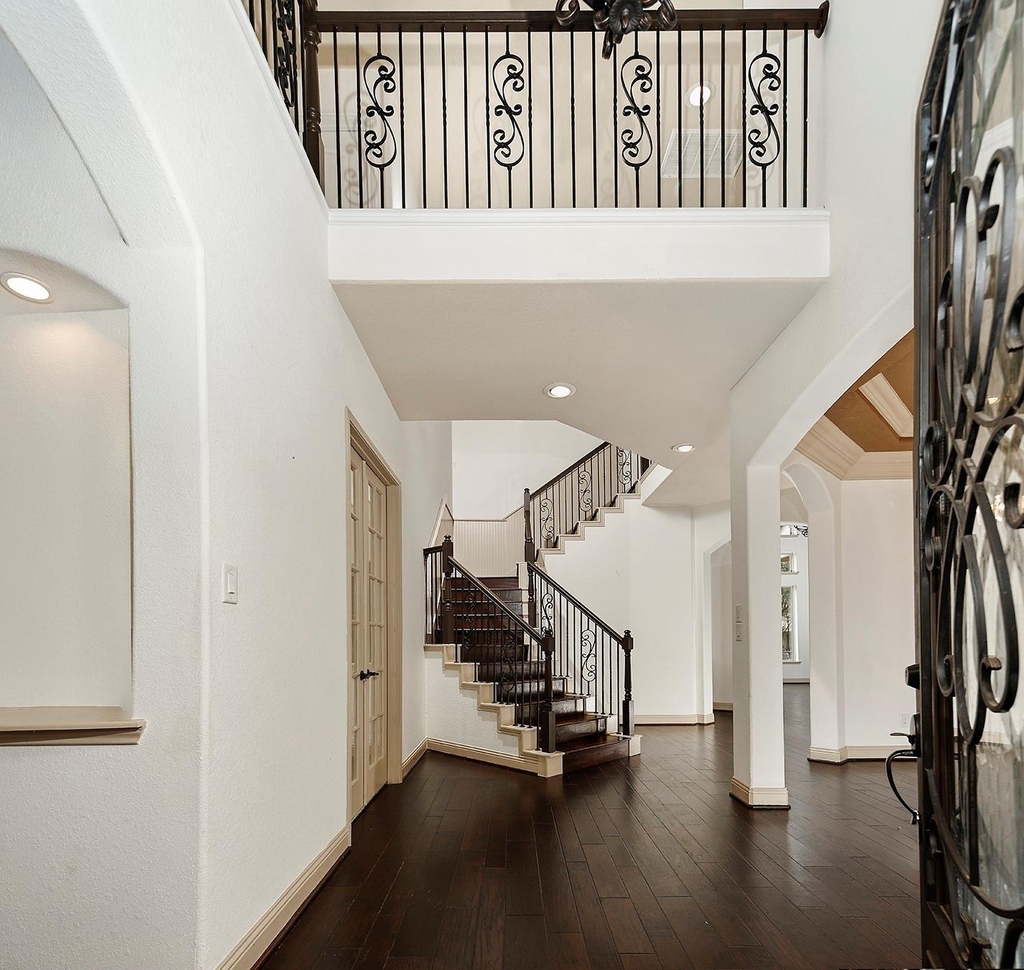 27 Tioga Place - Photo 2