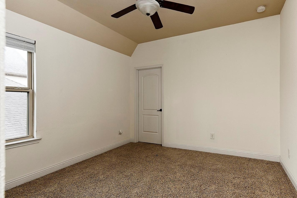27 Tioga Place - Photo 26