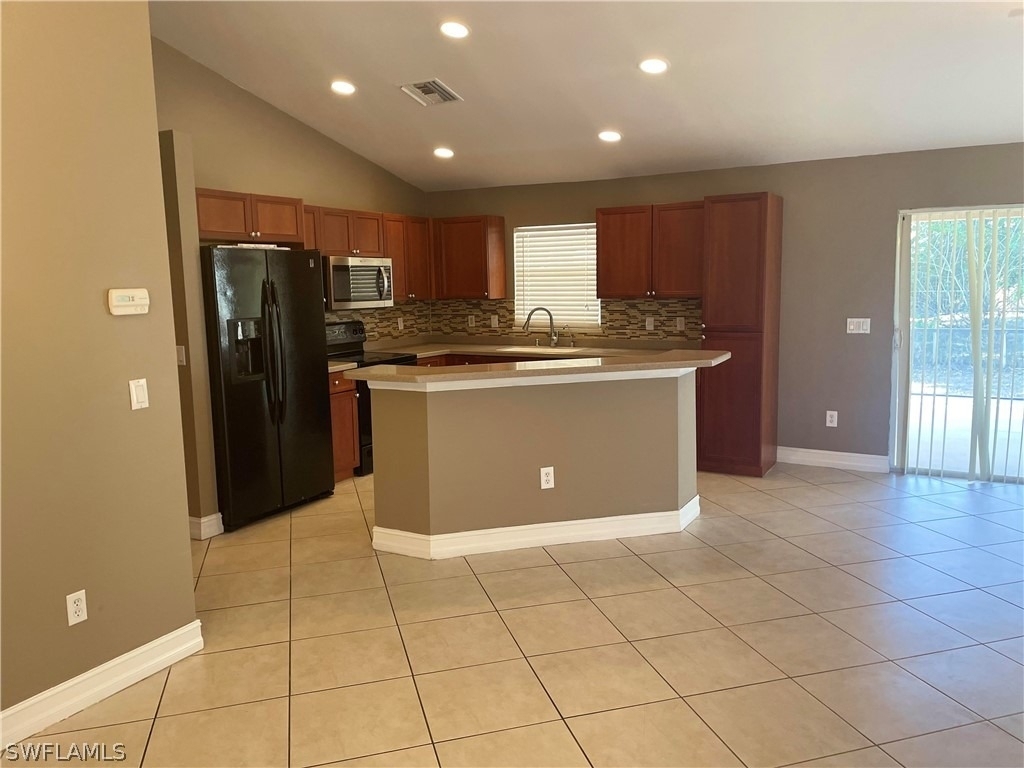 2615 19th Street W - Photo 3
