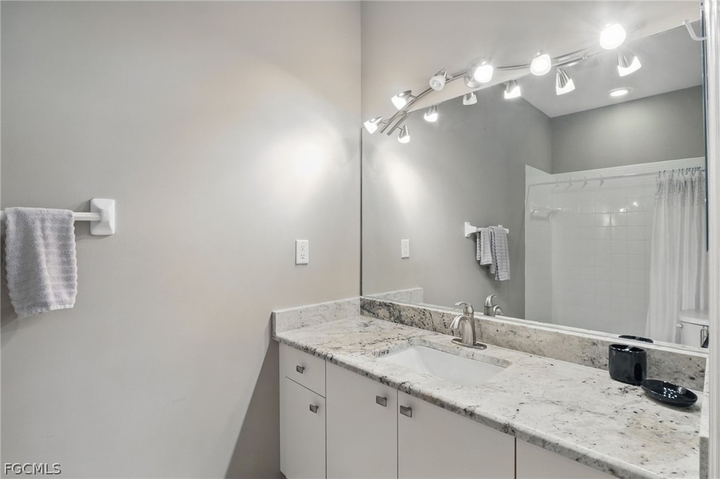 15430 Bellamar Circle - Photo 17